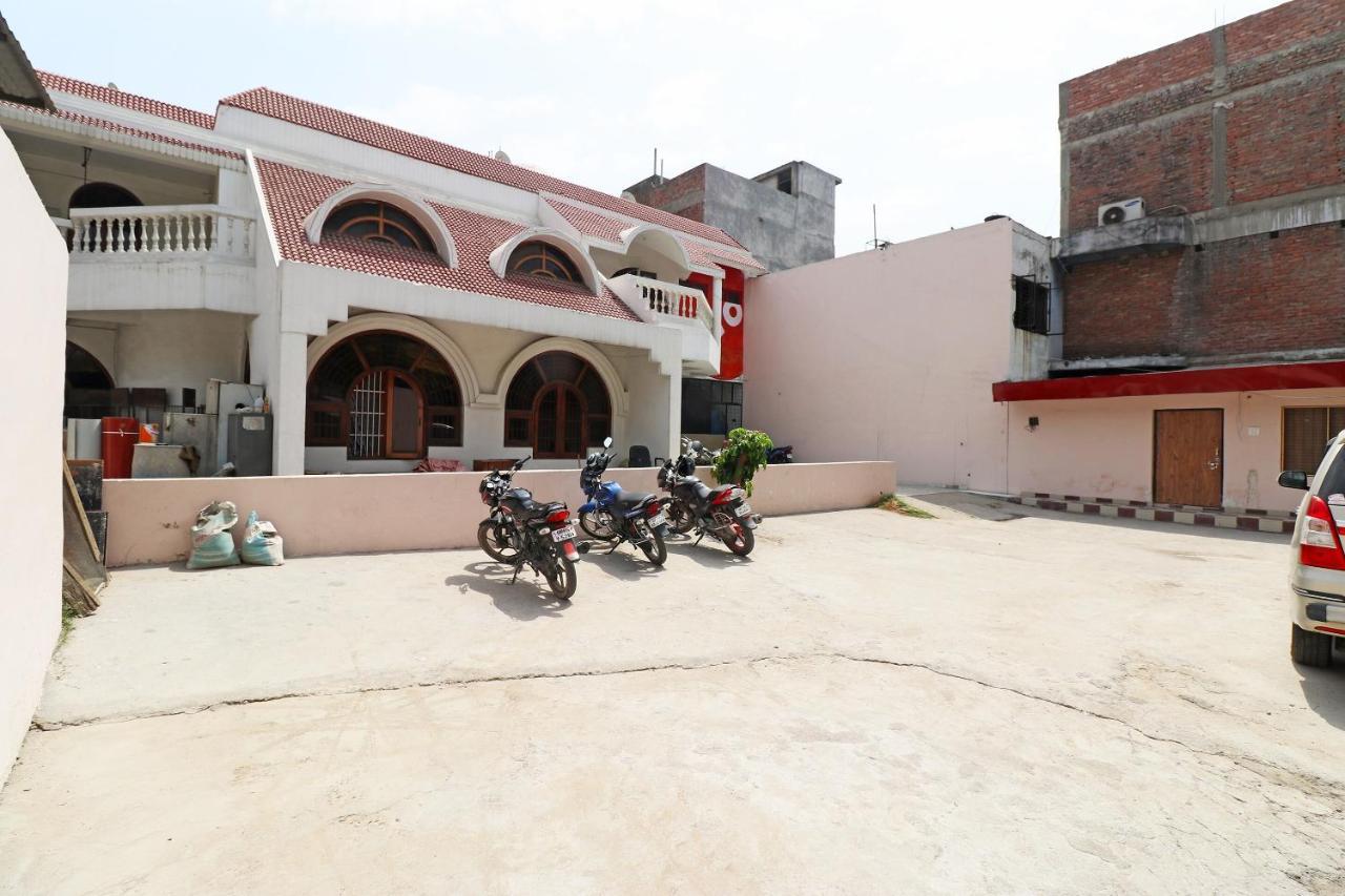 Oyo Surya Prayagam Hotel Allāhābād Junction Exterior foto